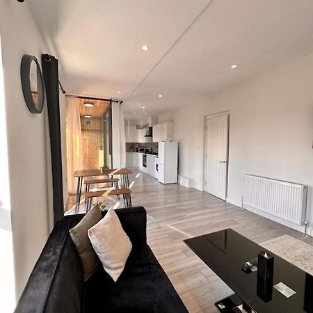 Stratford Apartment With Balcony Londra Esterno foto