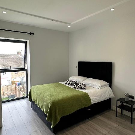 Stratford Apartment With Balcony Londra Esterno foto