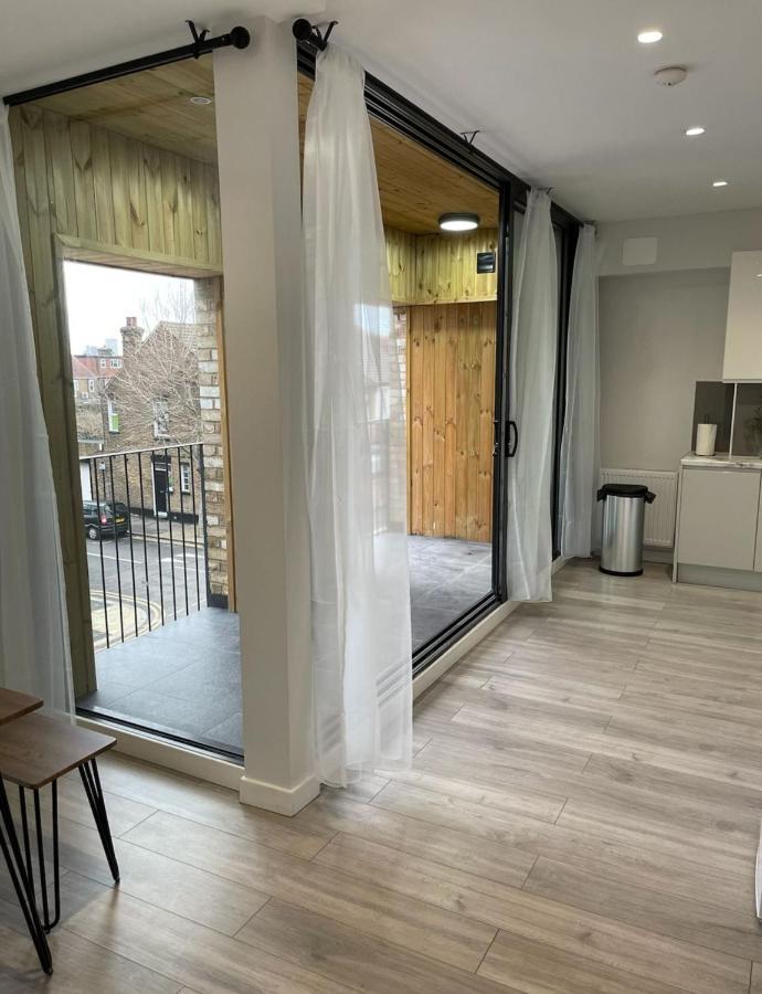 Stratford Apartment With Balcony Londra Esterno foto