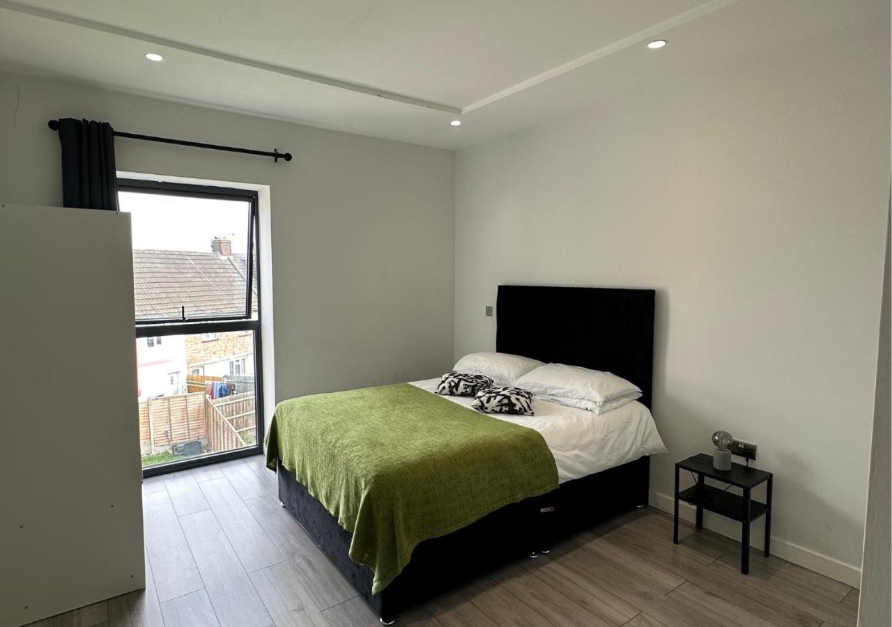 Stratford Apartment With Balcony Londra Esterno foto